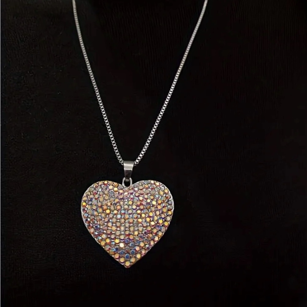 Rhinestone Heart Pendant Necklace